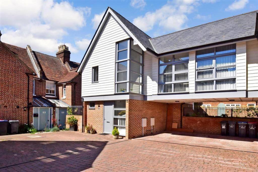 Modern City Centre House With Free Parking Canterbury Exterior foto