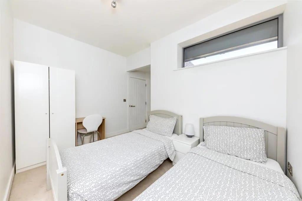 Modern City Centre House With Free Parking Canterbury Exterior foto