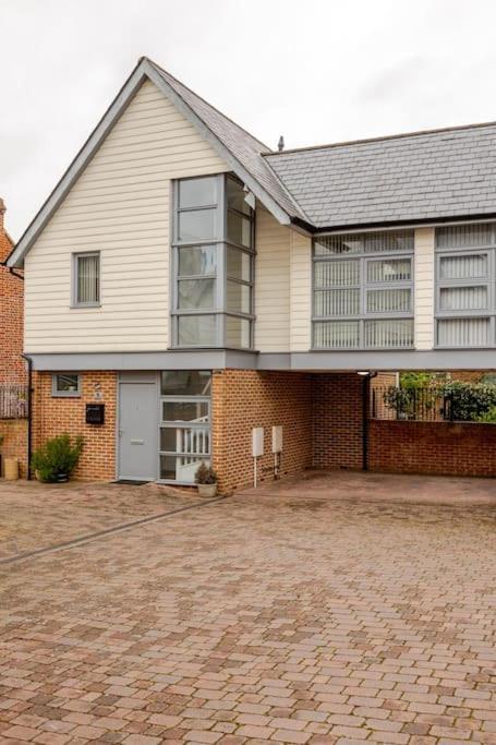 Modern City Centre House With Free Parking Canterbury Exterior foto