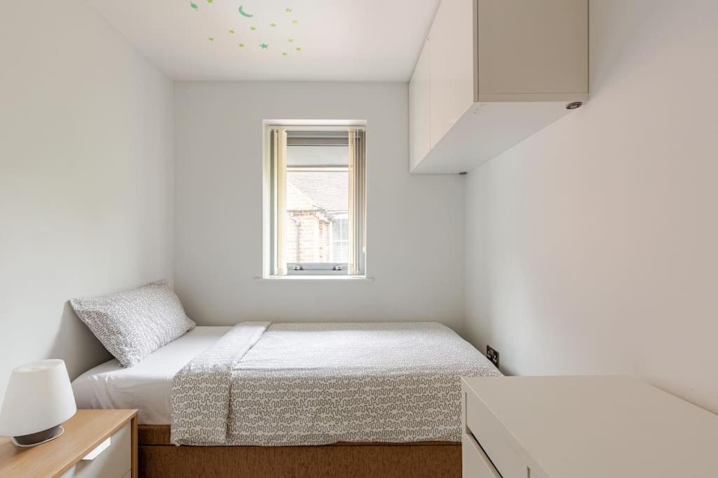 Modern City Centre House With Free Parking Canterbury Exterior foto