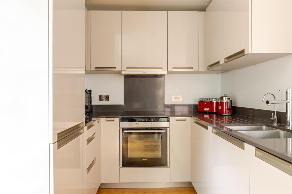 Modern City Centre House With Free Parking Canterbury Exterior foto